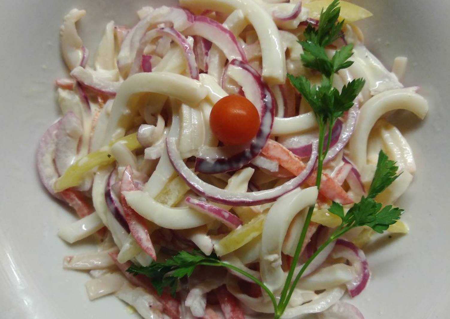 Очень вкусные салаты из кальмаров — топ 7 праздничных салатов