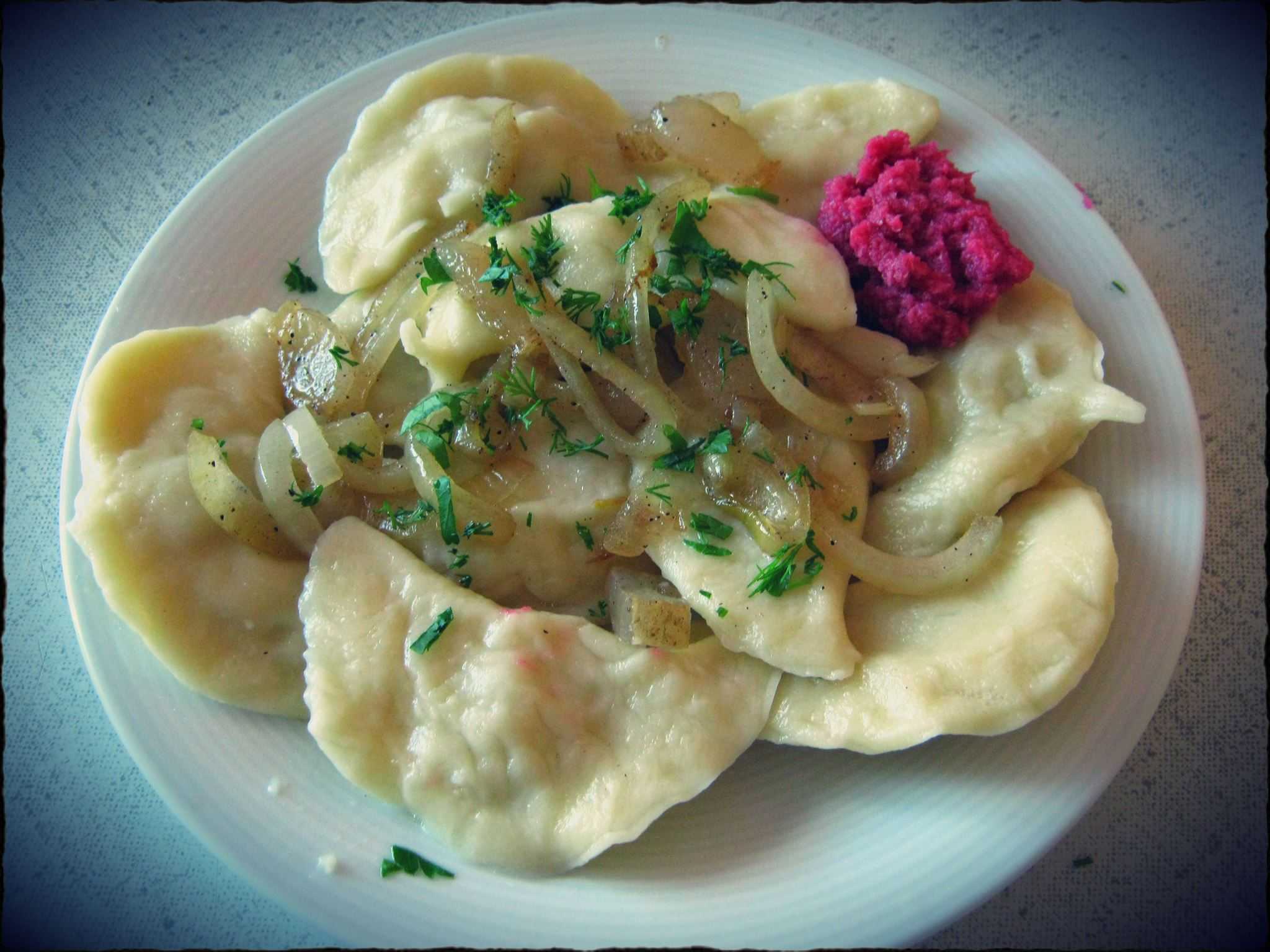 Вареники с салом картошкой и луком. готовим вареники с салом и картошкой. оригинальные рецепты с фото