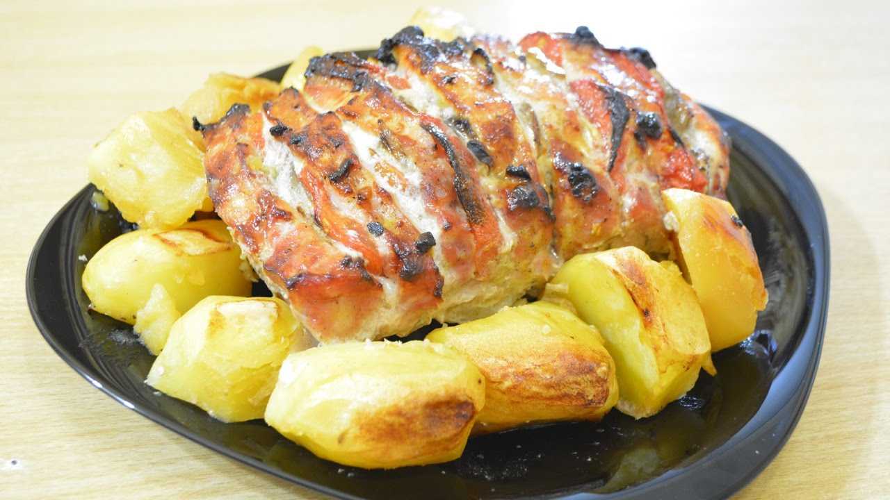 Мясо по-французски с помидорами и картофелем