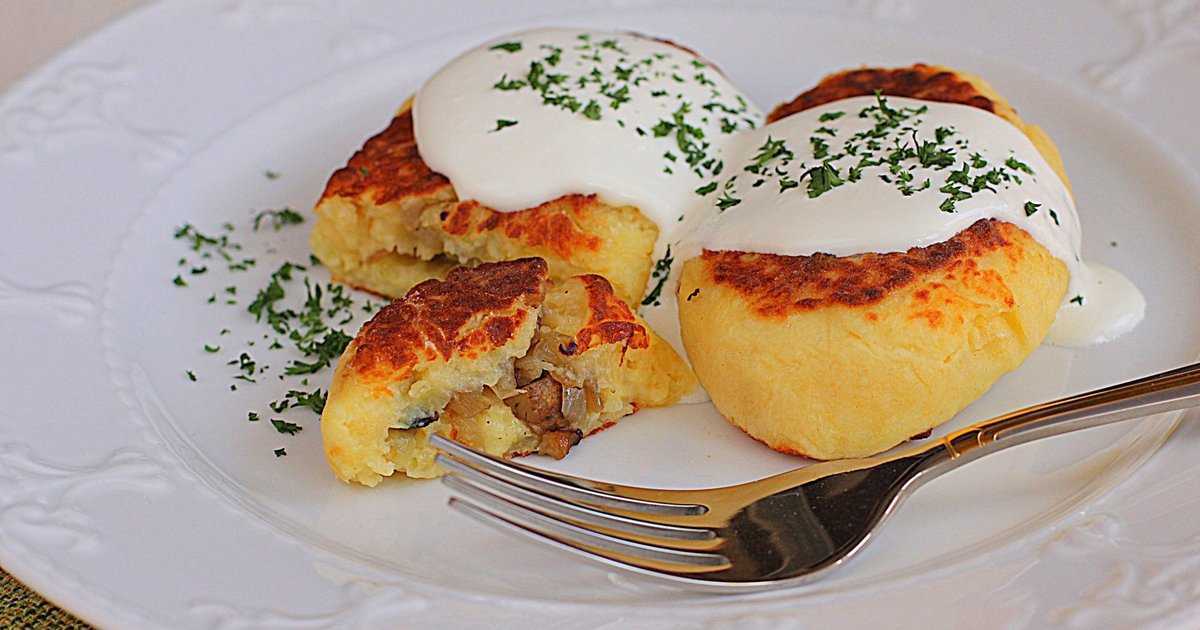 Картофельные зразы с яйцами и луком на сковороде - 10 пошаговых фото в рецепте