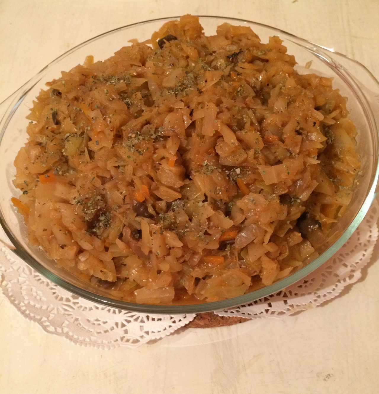 Тушеная квашеная капуста — 10 классических рецептов очень вкусной капусты