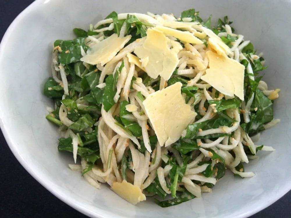 Салат из редьки: простые и вкусные рецепты с описанием и фото