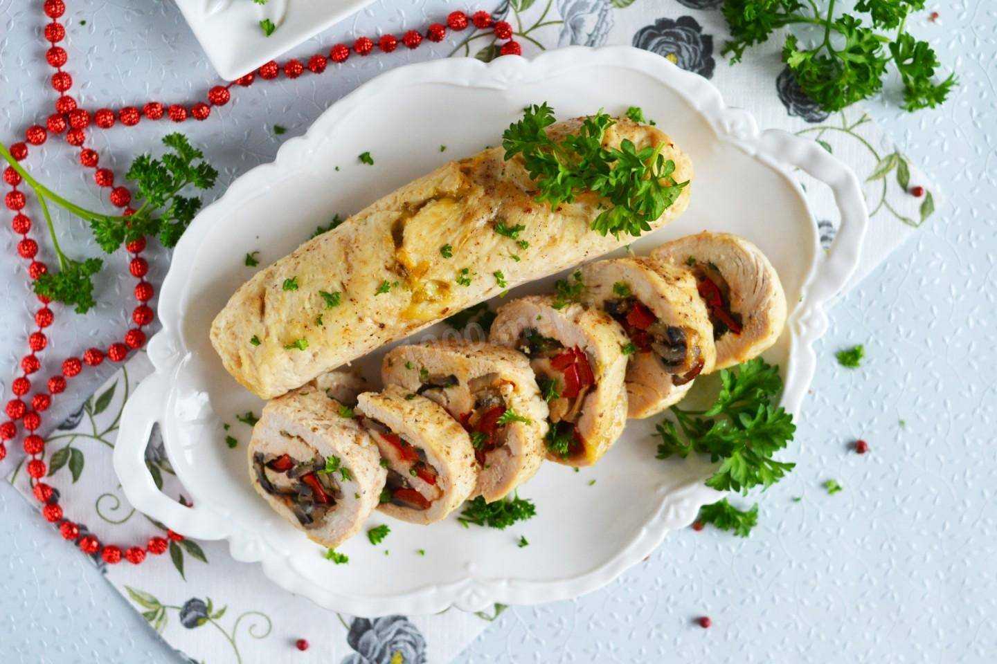 Рулетики из куриного филе с начинкой: рецепты с фото в духовке