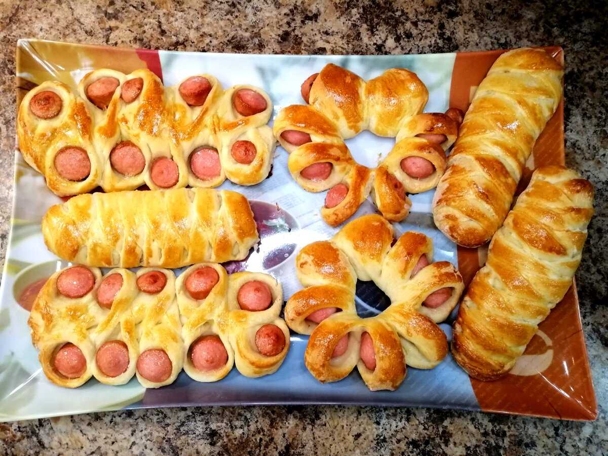 Сосиски в тесте из дрожжевого теста в духовке - вкусные рецепты приготовления