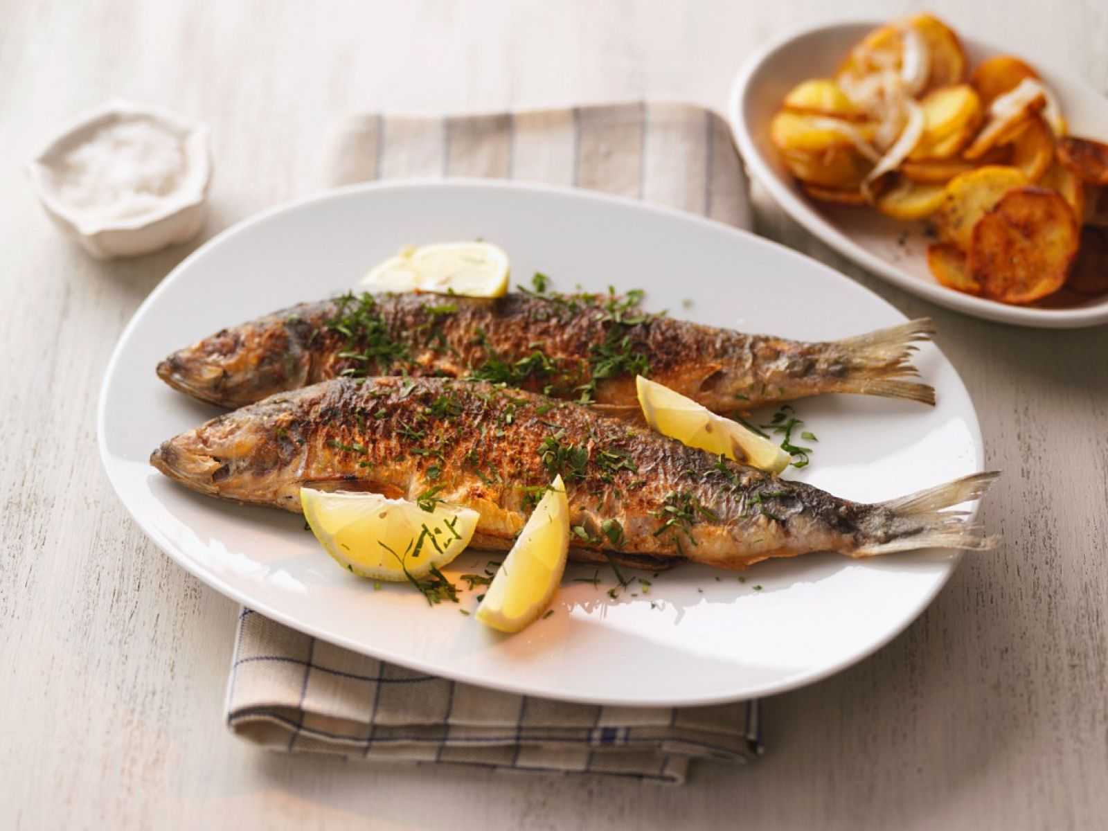 Как вкусно пожарить сельдь свежемороженую - bookcooks.ru
