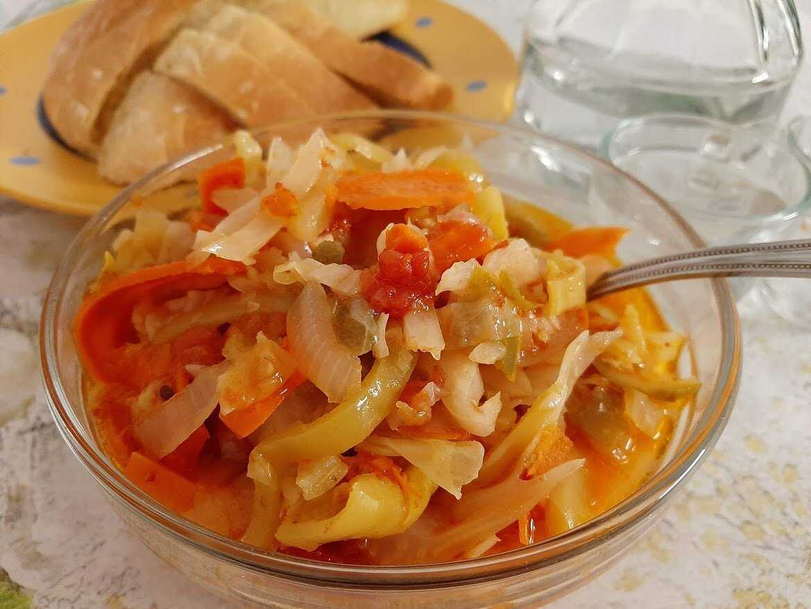 Салат из капусты на зиму в банках: 7 очень вкусных рецептов - пальчики оближешь