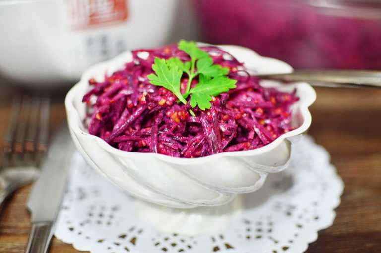 Салат из свеклы: очень вкусные рецепты "пальчики оближешь"