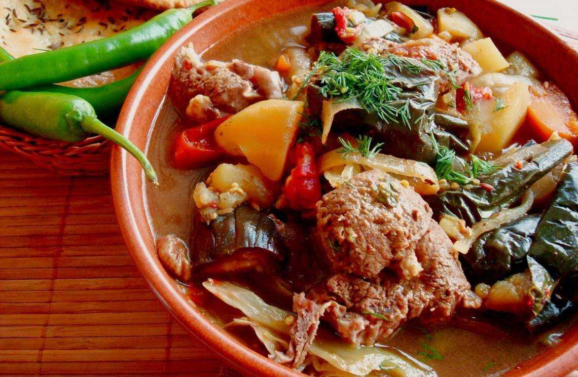 Мясо с баклажанами и помидорами в духовке пошаговый рецепт с фото быстро и просто от киры яковлевой и алены каменевой