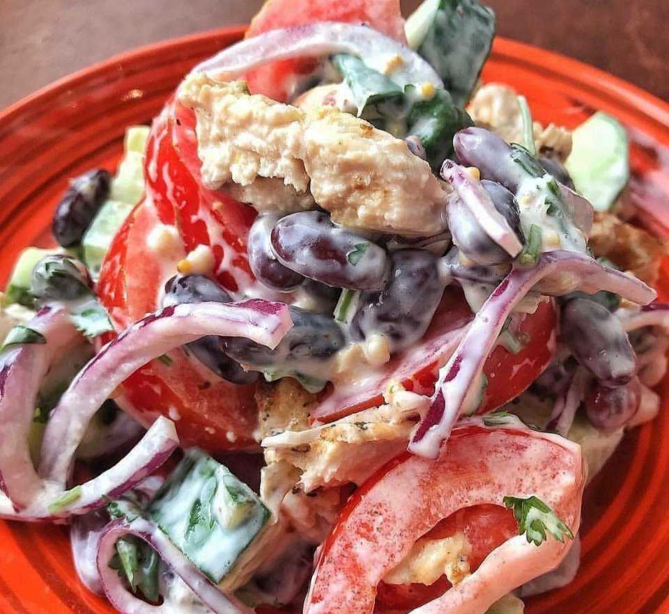 Салат с консервированной фасолью: рецепты с фото простые и вкусные