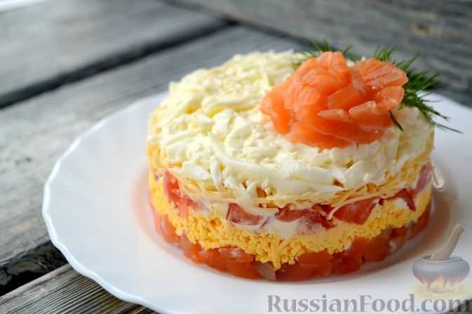 Салаты с семгой на новый год 2022: простые и вкусные рецепты