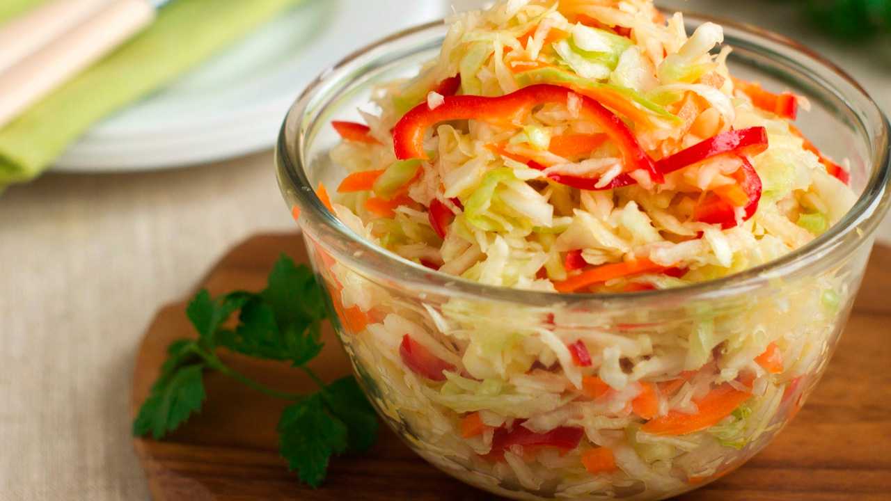 Маринованная капуста со сладким перцем