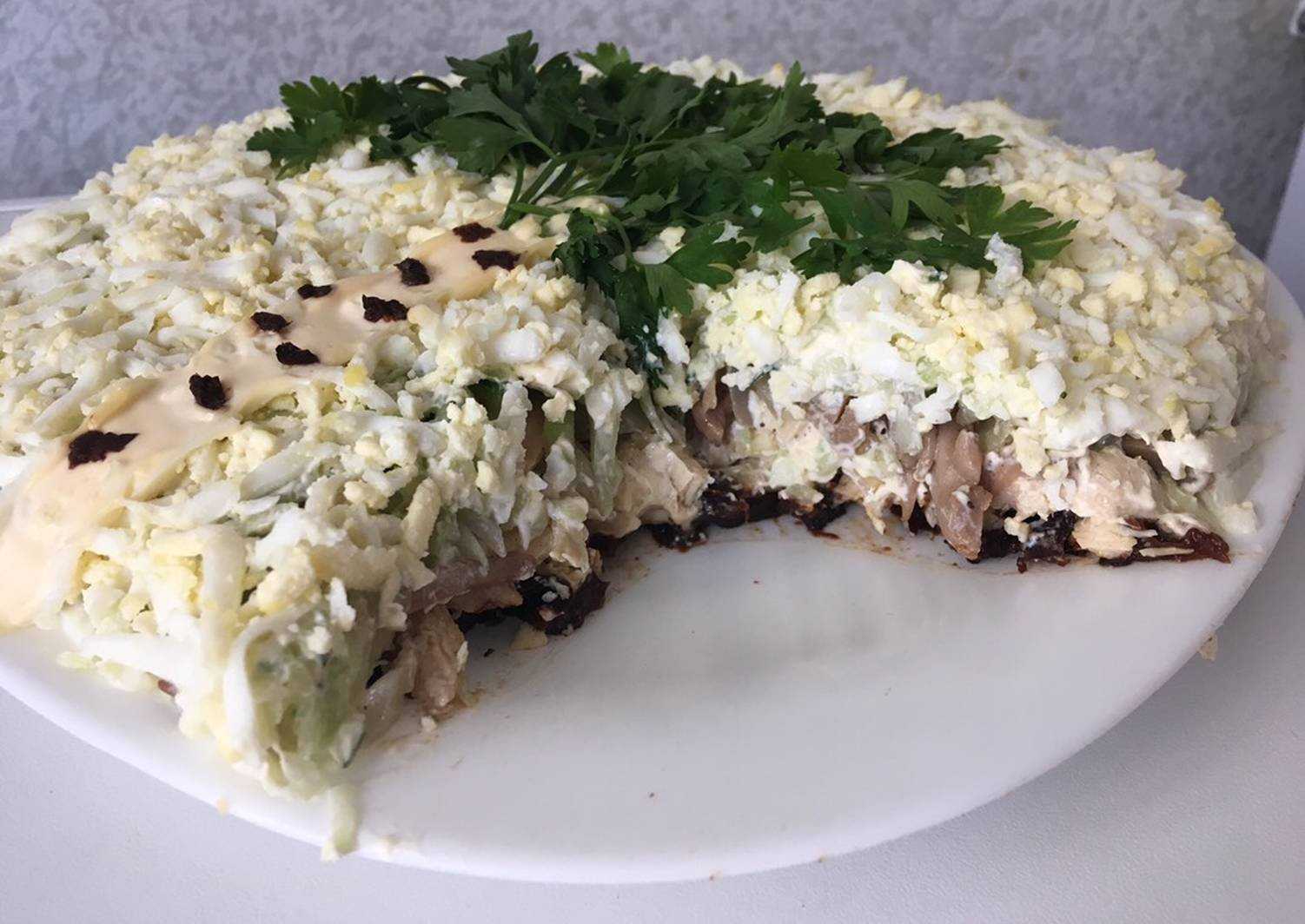 Рецепт и украшение салата «березка» с курицей и грибами пошагово с фото