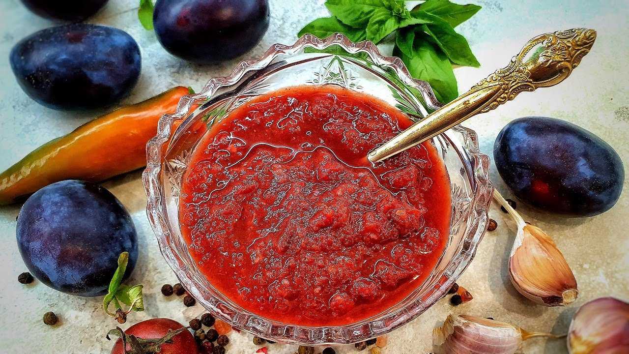 Зеленая аджика с дымком и свежестью гор