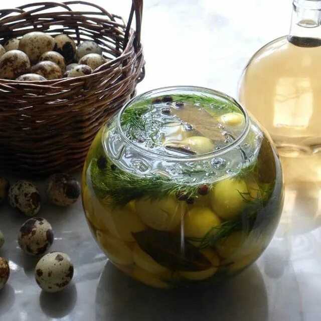 Перепелиные яйца маринованные