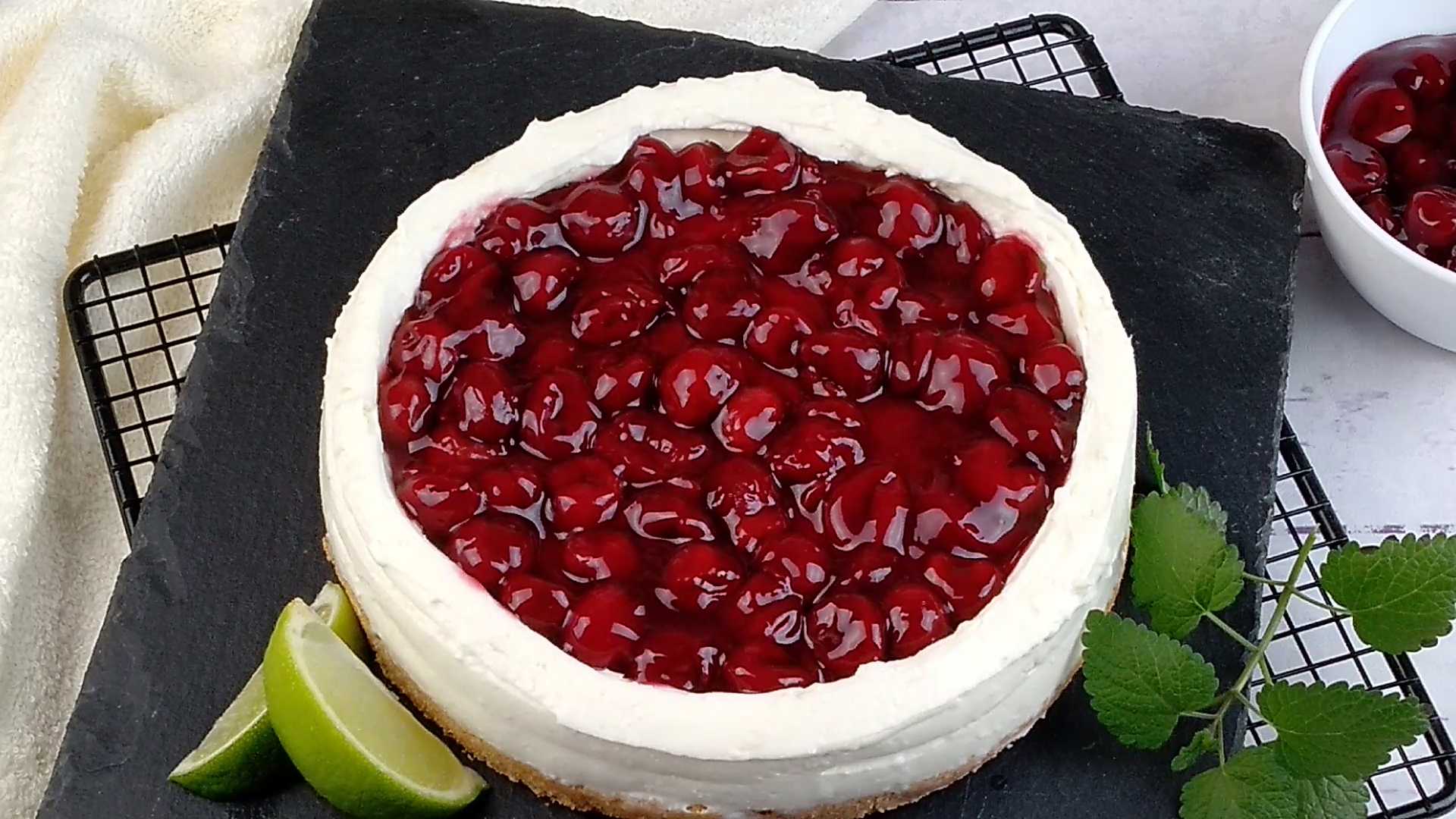 Вишнёвый пирог – 6 вкусных рецептов пирога с вишней в духовке