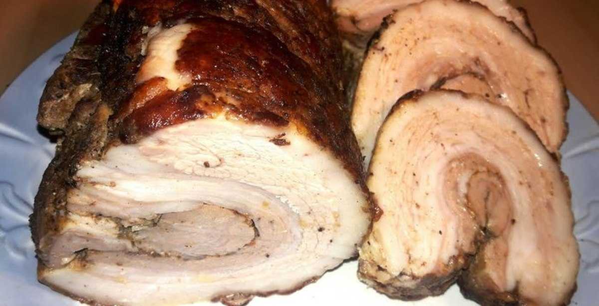 Подчеревок, запеченный в фольге - один из самых вкусных вариантов приготовления мяса в духовке Просто следуйте нашему рецепту с фото, и у вас все получится