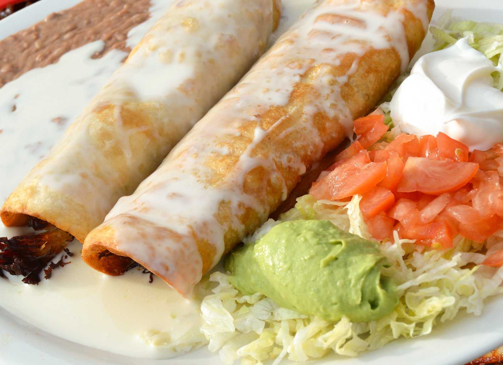 Блюдо чимичанга. чимичанга с сыром и зеленью — вкусное мексиканское блюдо за 5 минут