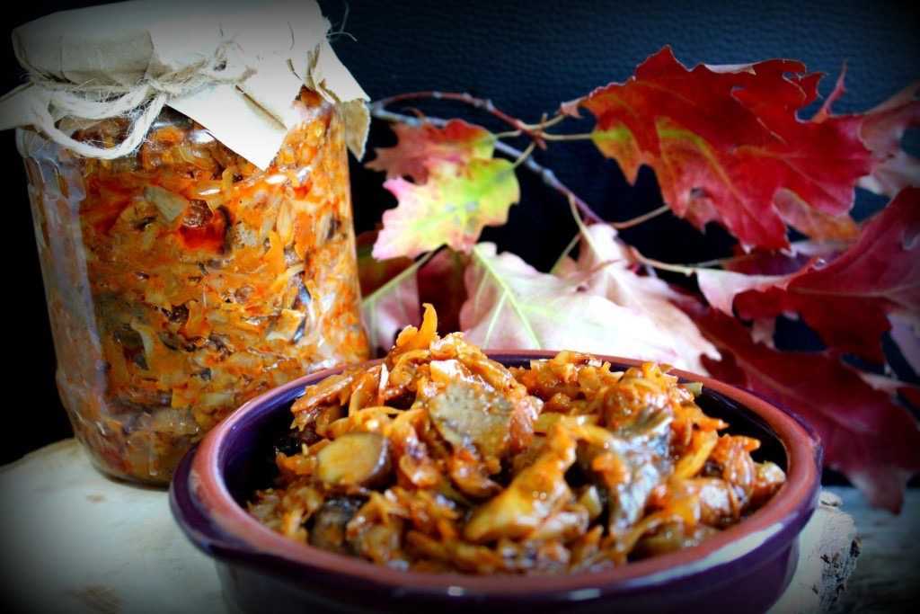 Тушеная капуста с сосисками пошаговый рецепт