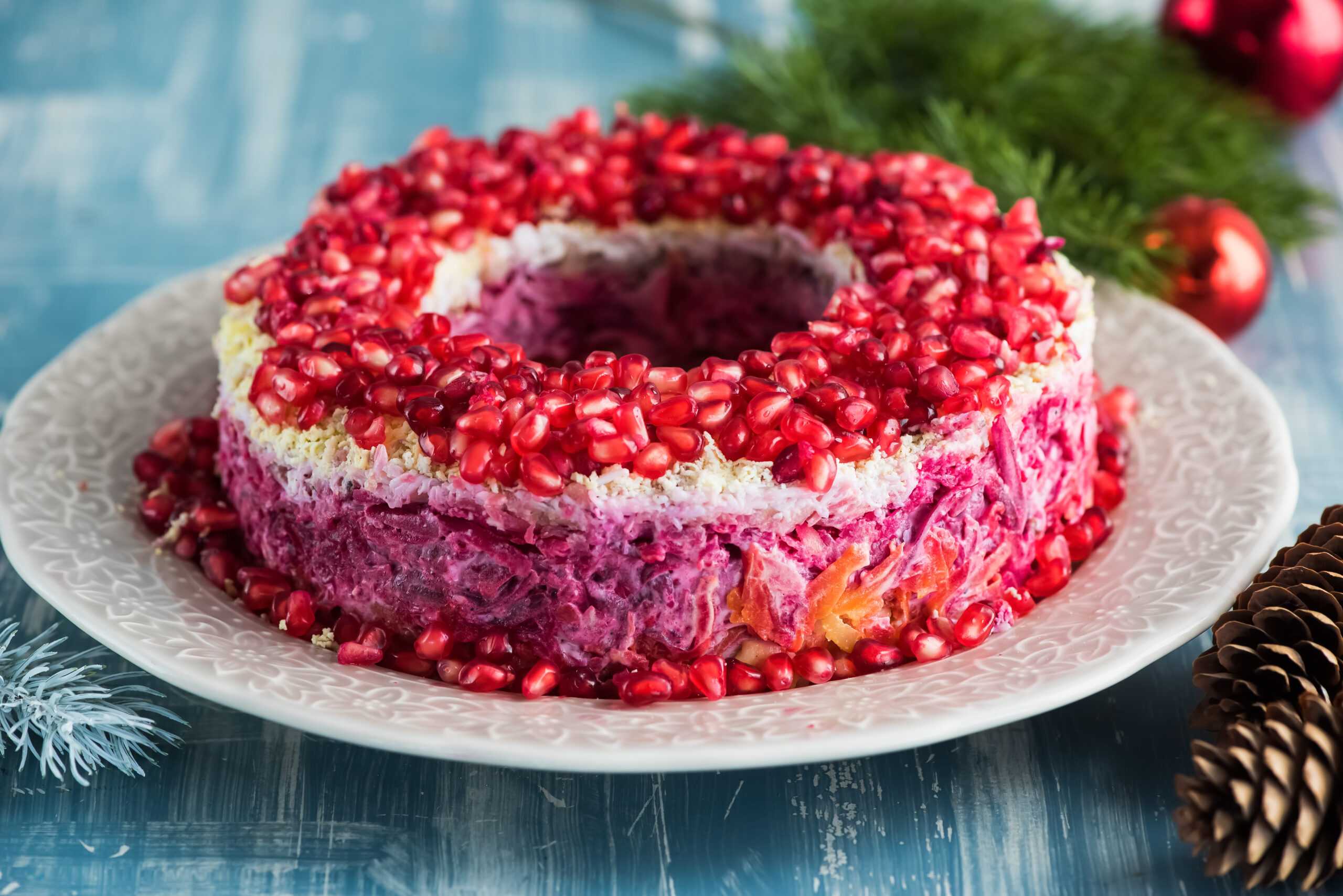 Салат с гранатом и курицей - рецепт приготовления в домашних условиях