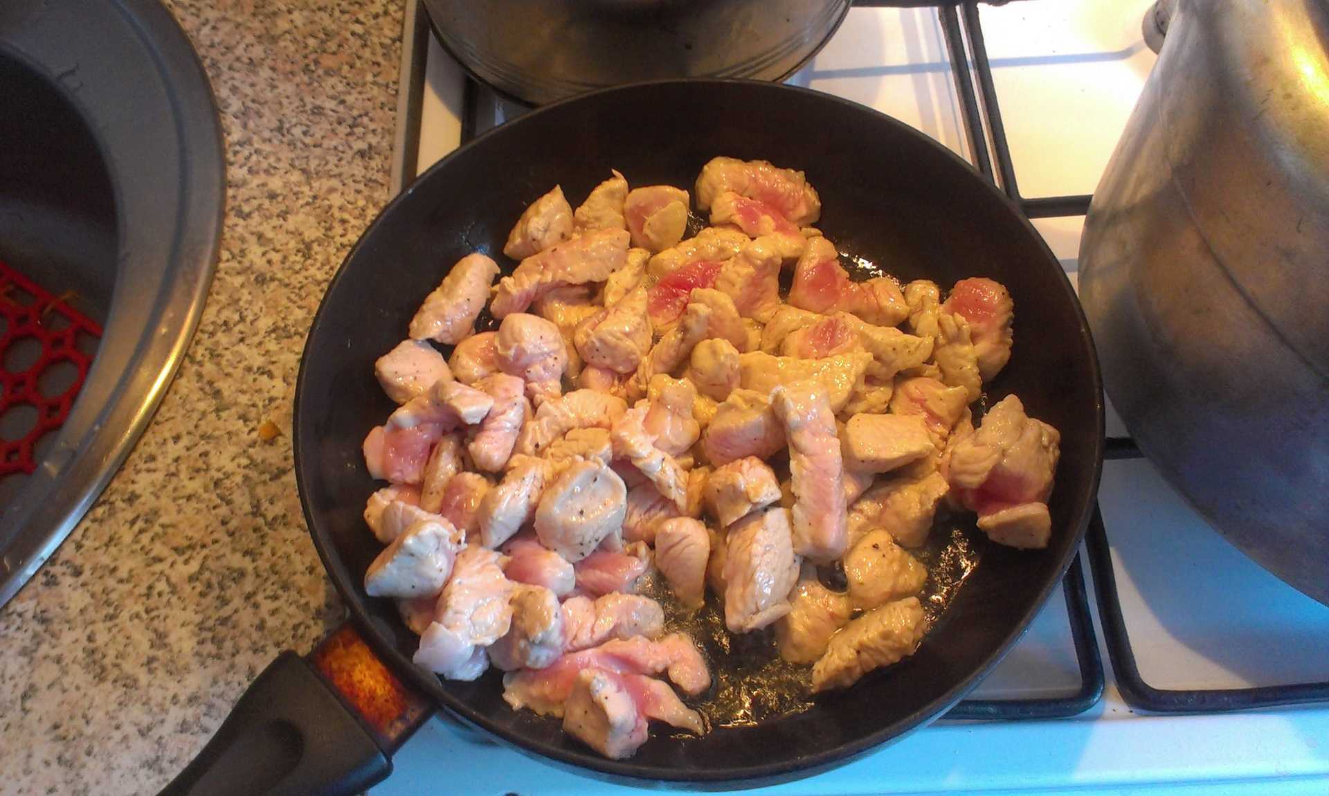Как вкусно приготовить филе индейки в духовке или мультиварке