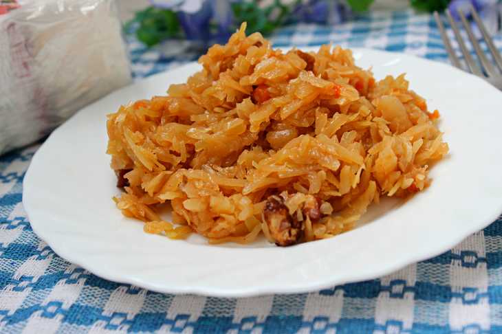 10 очень вкусных рецептов капусты тушеной с сосисками