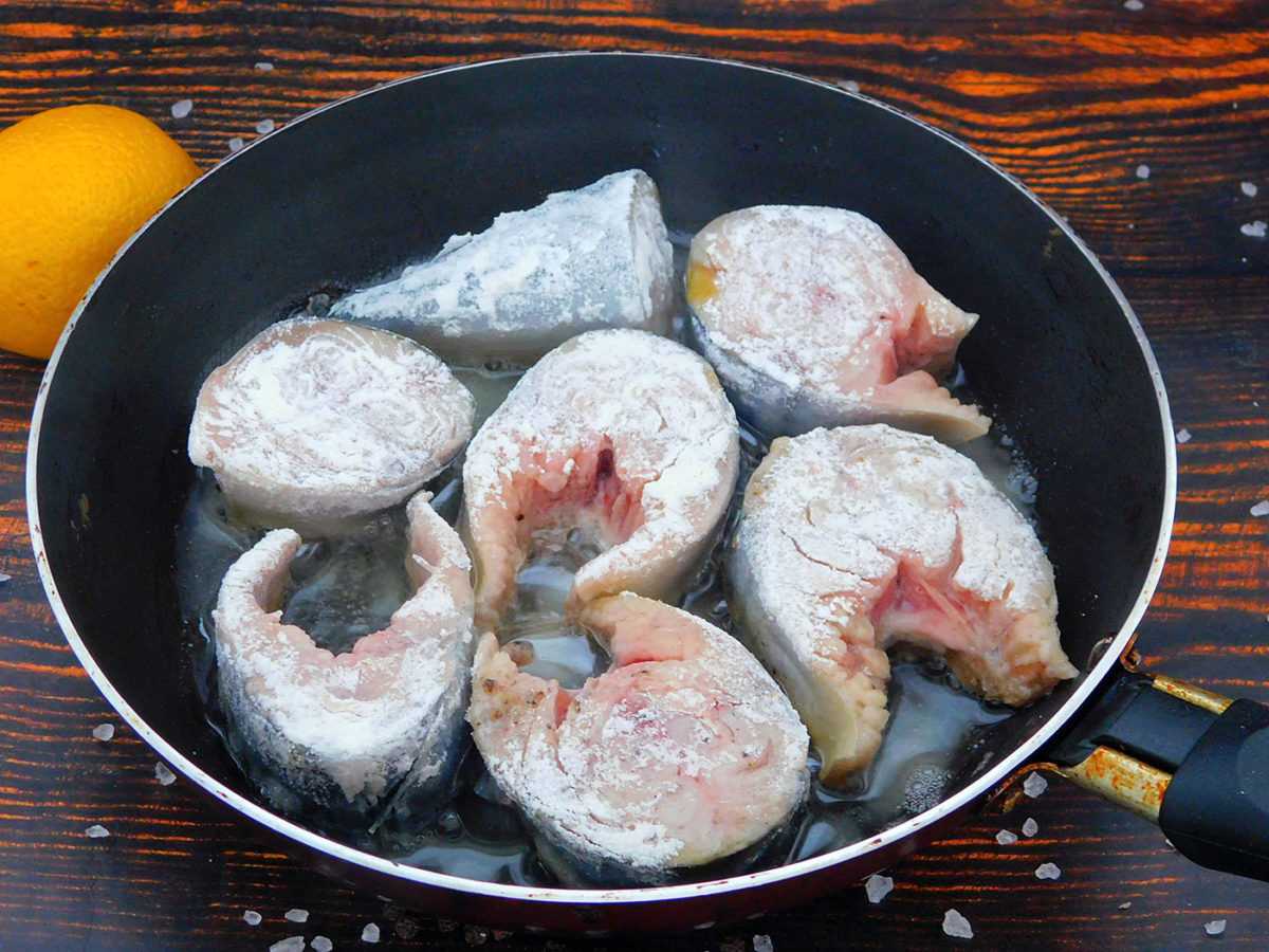Рецепт: жареная скумбрия на сковороде
