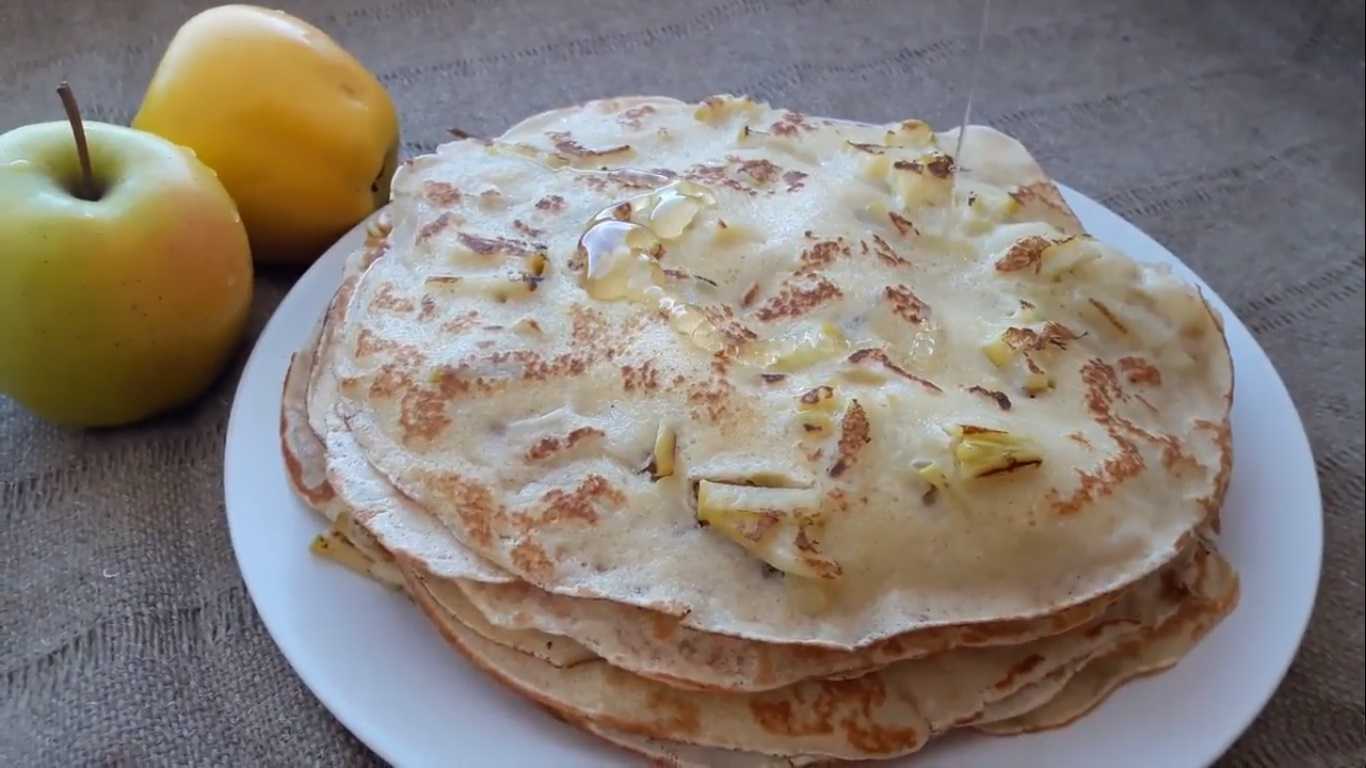 Блинчики с яблоками – 7 рецептов приготовления
