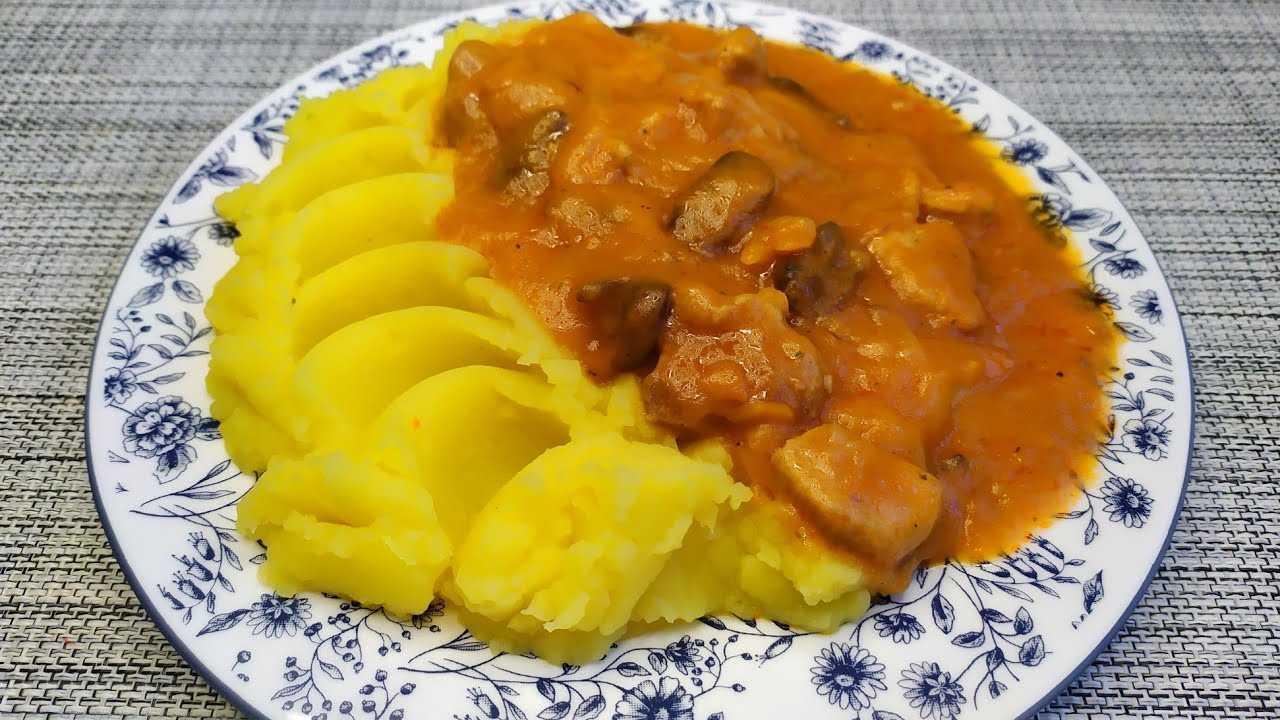 Гуляш из говядины с подливкой - 15 быстрых и вкусных рецептов