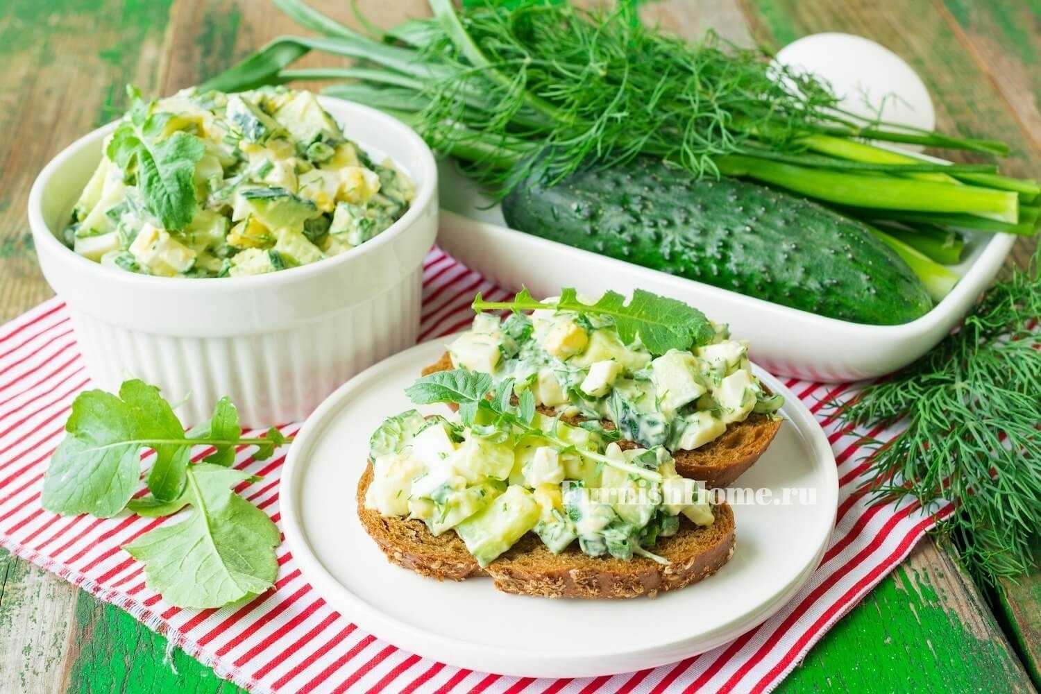 Салат с луком и яйцом: 10 рецептов