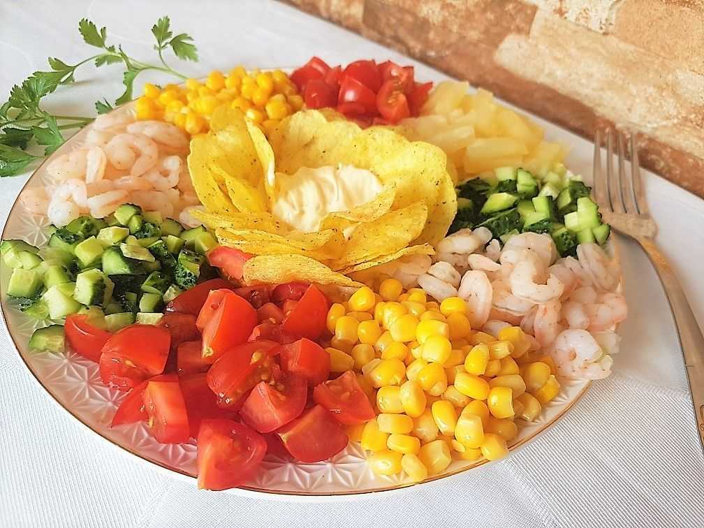 Рецепт фирменного салата с чипсами