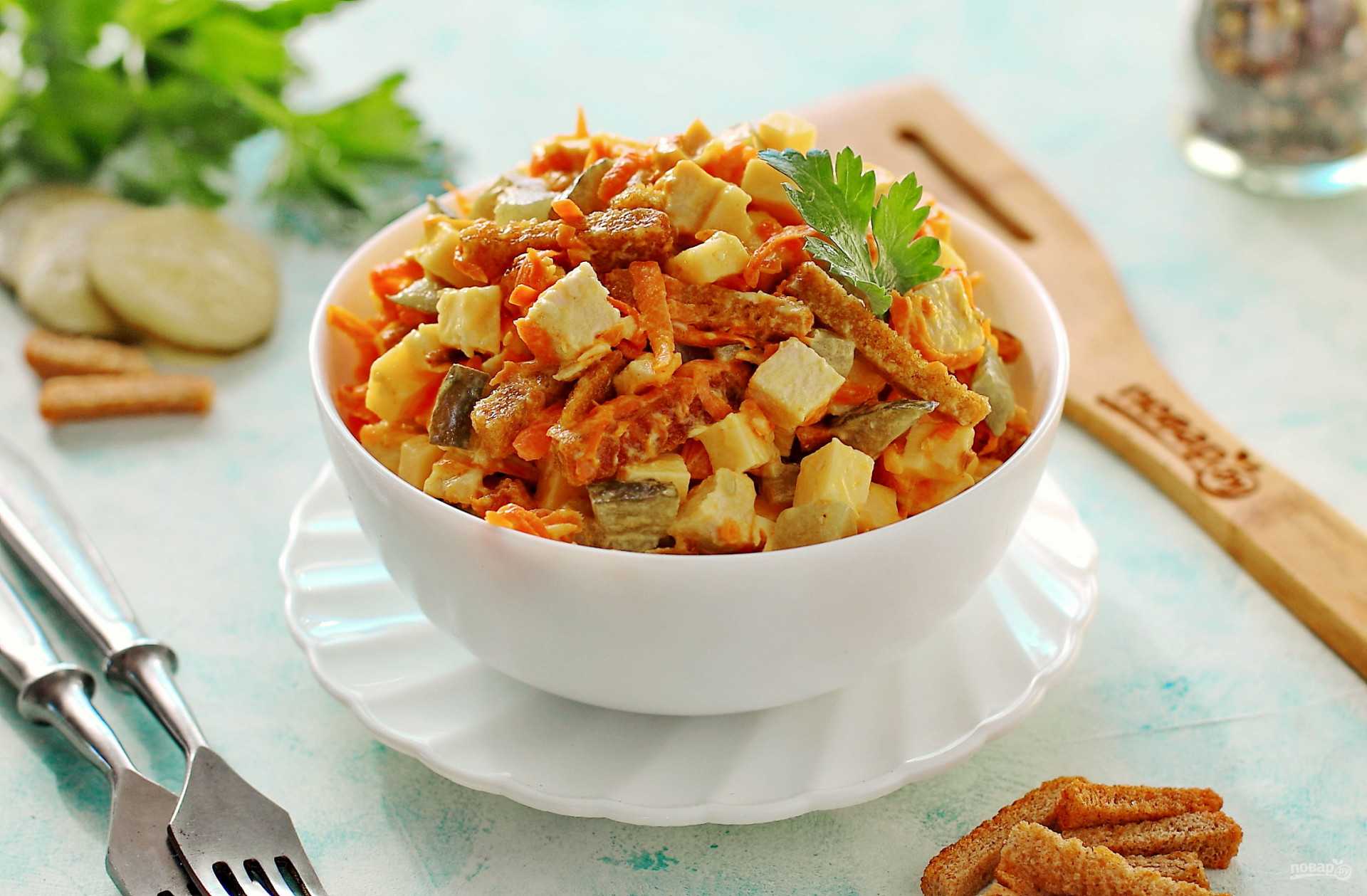 Салат с копченой курицей и пекинской капустой: рецепты с фото пошагово