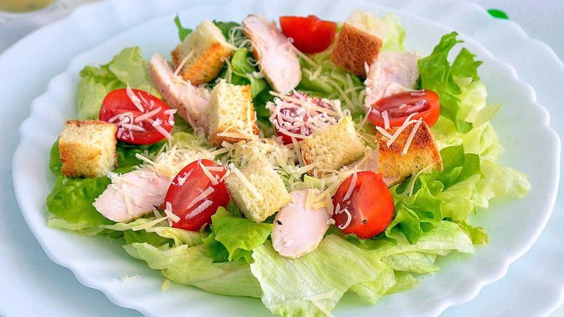Салат цезарь: пошаговые рецепты с курицей, рыбой, классический