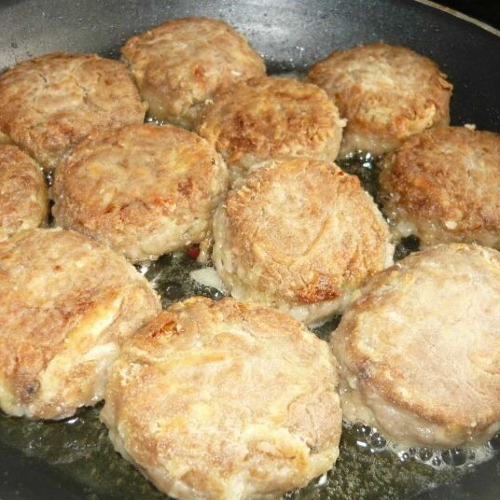 Котлеты из рыбных консервов с рисом рецепт с фото 🍎