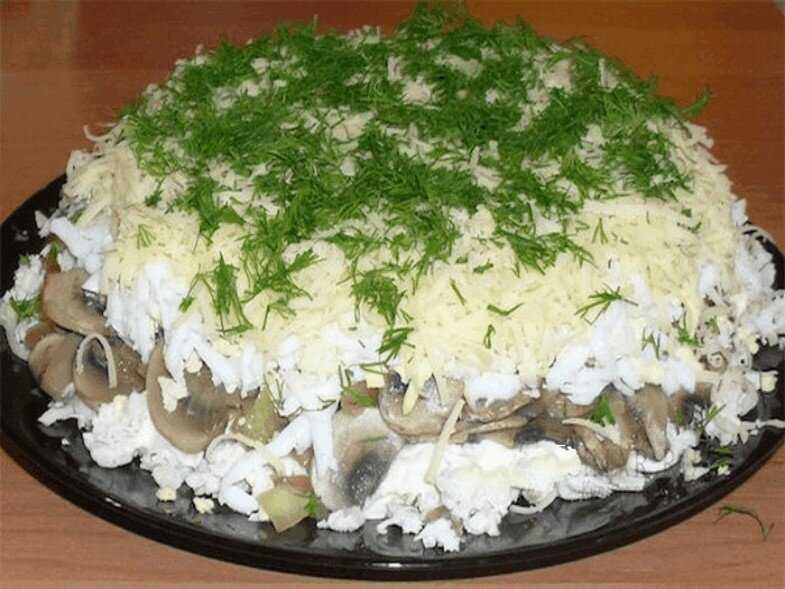 Салат с грибами и курицей слоями — рецепты праздничных салатов