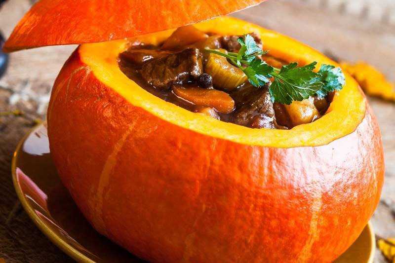 Тыква фаршированная рисом и овощами