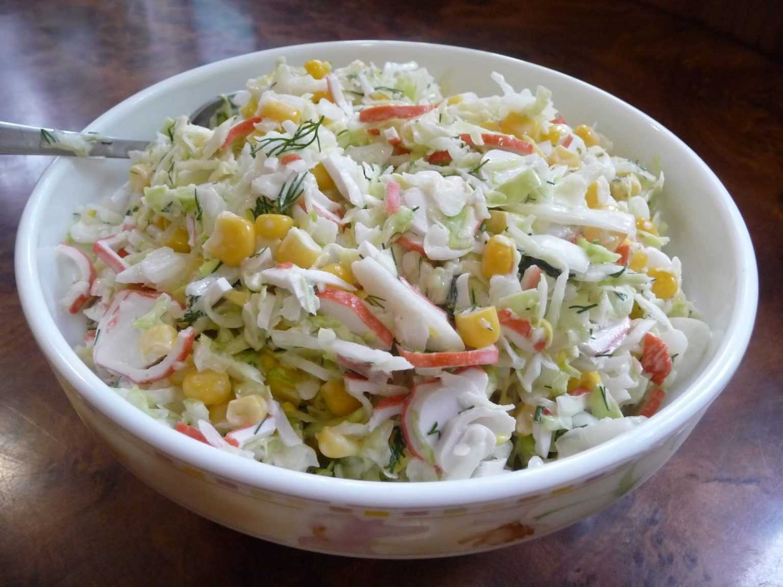 Салат с крабовыми палочками и помидорами — 7 очень вкусных рецептов крабового салата