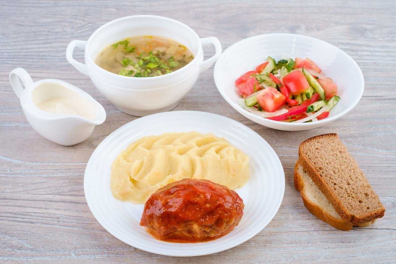 Чем накормить гостей: 20 недорогих, вкусных и быстрых блюд