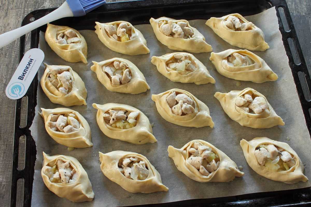 Пирог из слоеного теста с курицей » рецепты - готовим дома | «наобед.kz»