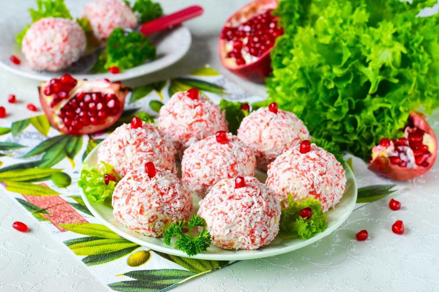 Рулетики из крабовых палочек с разными начинками: рецепты с фото – рецепты с фото