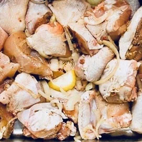 Как приготовить маринад для куриных окорочков – 6 рецептов + видео-инструкции
маринад для окорочков куриных - рецепты