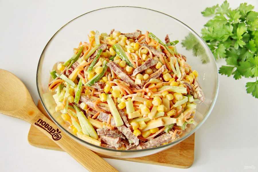 Салат с копченой курицей и кукурузой – 8 пошаговых рецептов приготовления