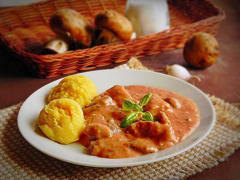 Вкусный и полезный гуляш из индейки: пошаговый рецепт с фото.