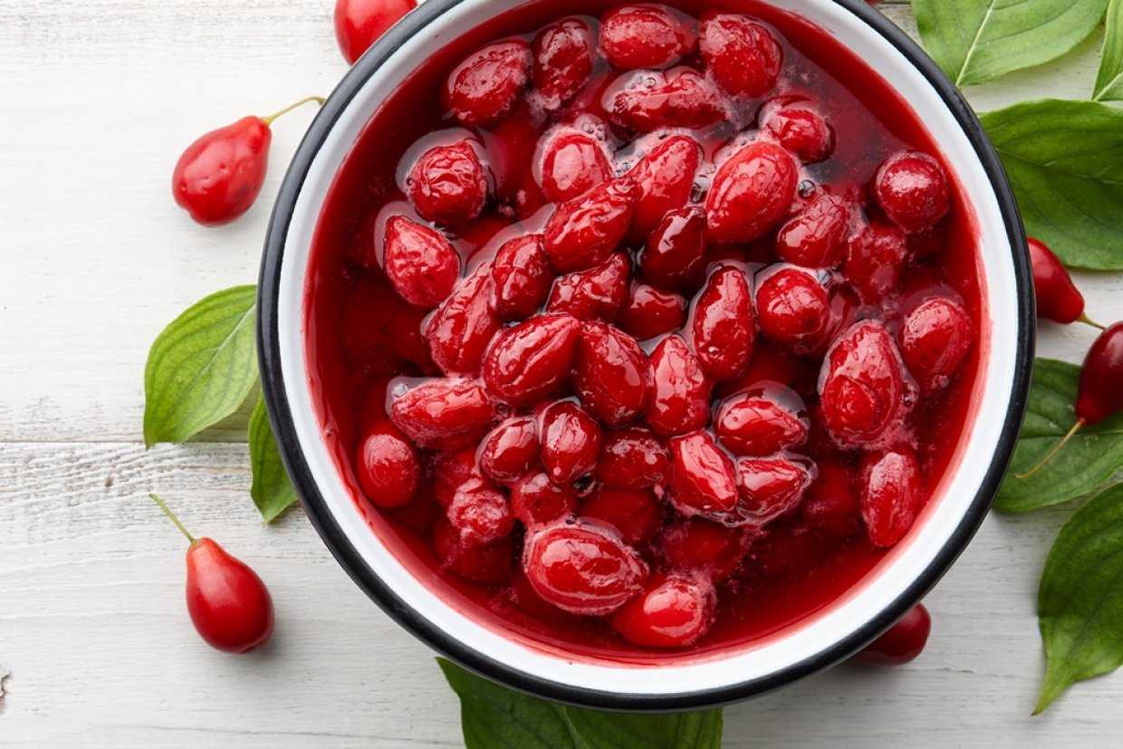 Варенье из кизила на зиму — очень вкусное и необычайно красивое угощение
