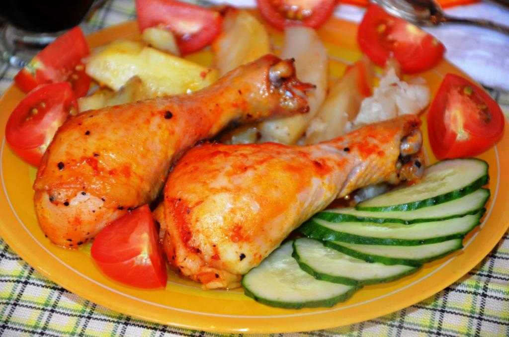 Куриные ножки, запечённые с картошкой в духовке, под хрустящей корочкой, в рукаве, фольге, с сыром