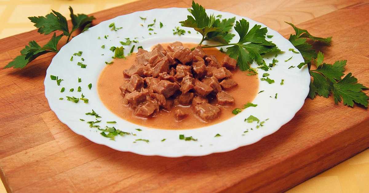Как приготовить гуляш из говядины, чтобы мясо было мягким? 7 рецептов гуляша с подливкой