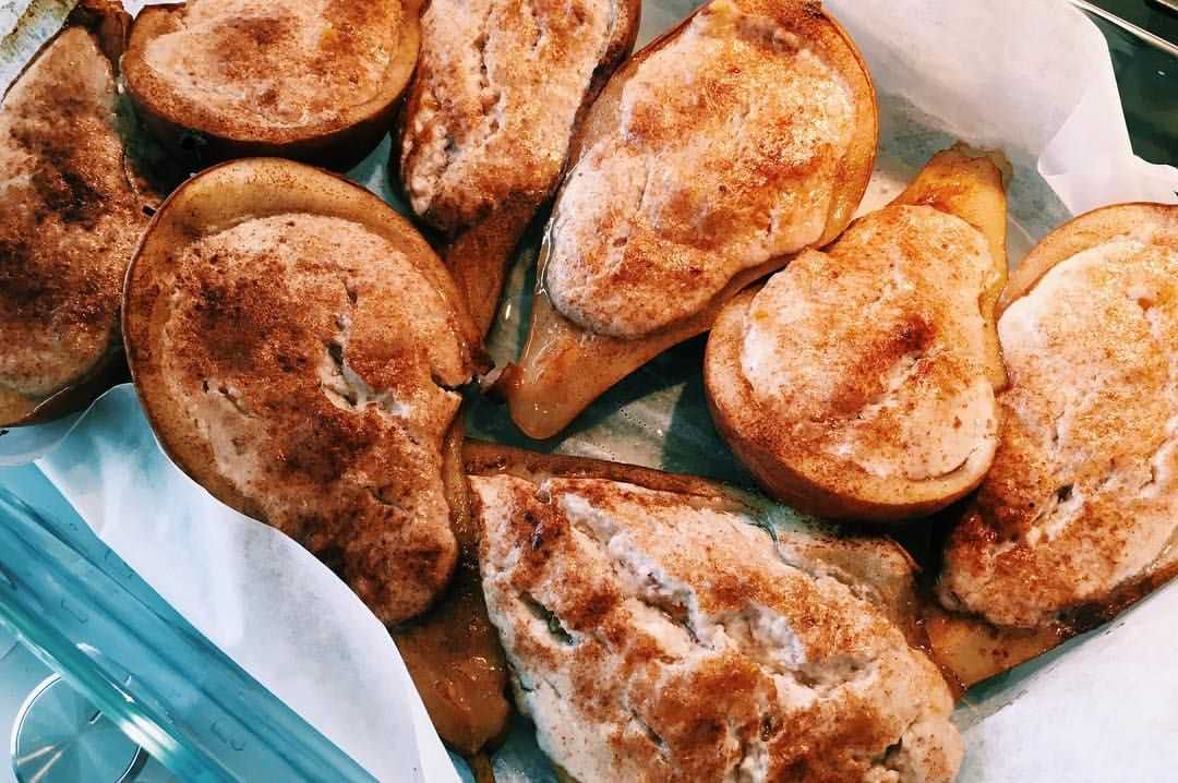 Груши, запеченные в мультиварке: рецепты, советы