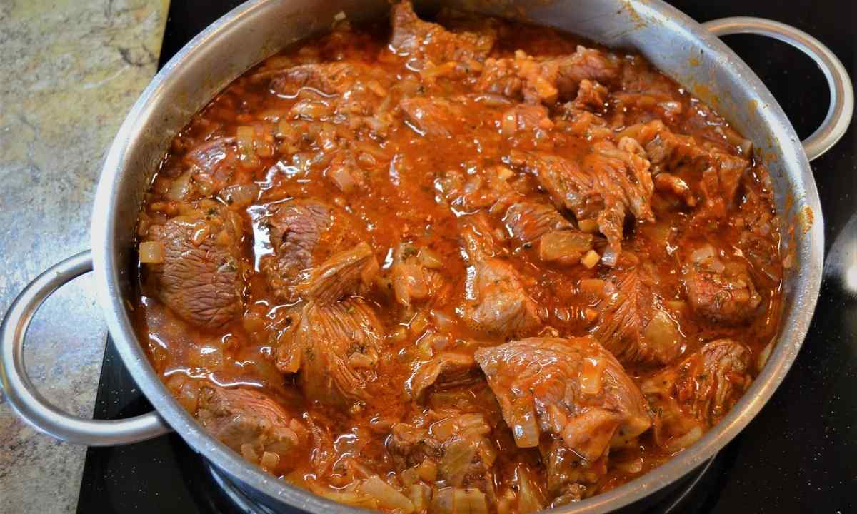 Гуляш из говядины с подливкой - 15 быстрых и вкусных рецептов