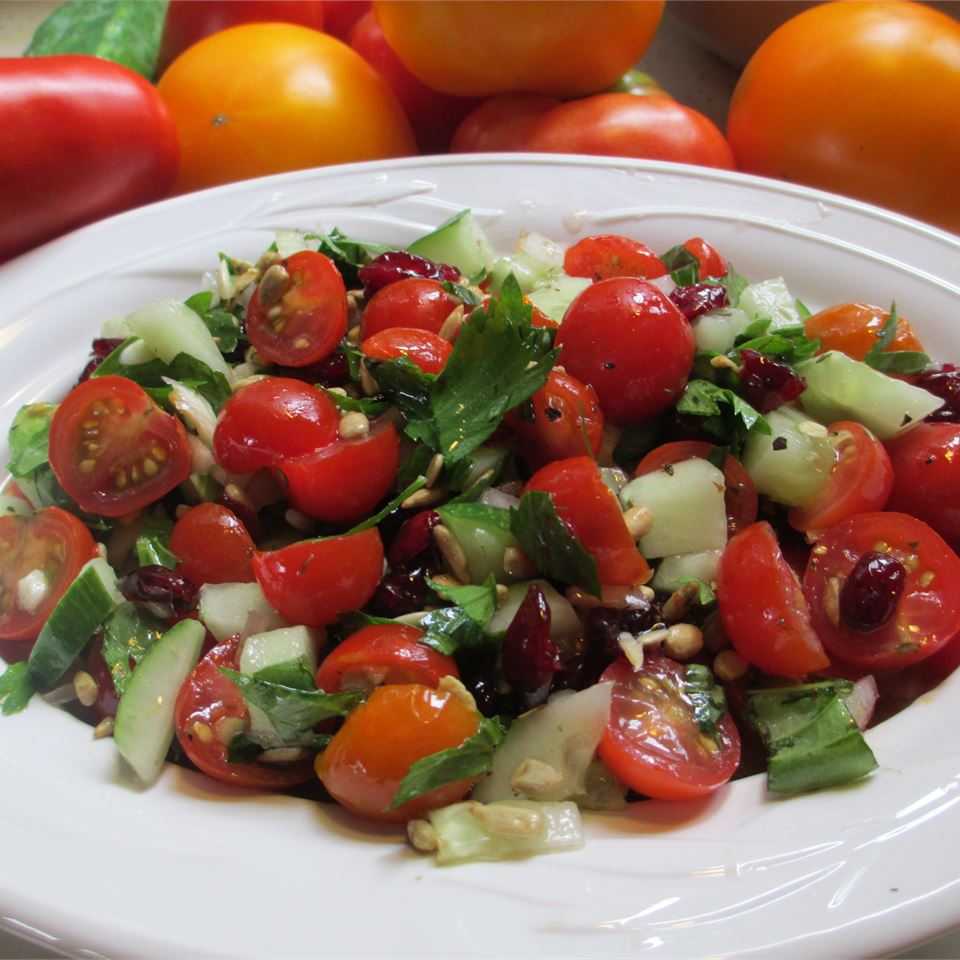 Салат из помидоров – простые и вкусные рецепты