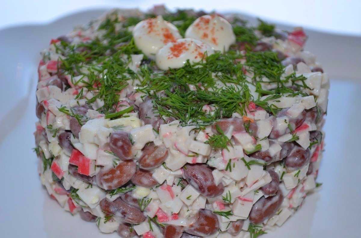 Салат с крабовыми палочками - 6 самых вкусных рецептов с огурцом