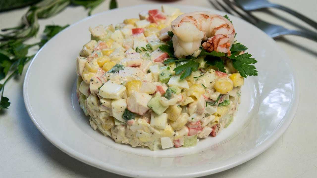 Салат с красной икрой и крабовыми палочками. 6 очень вкусных рецептов